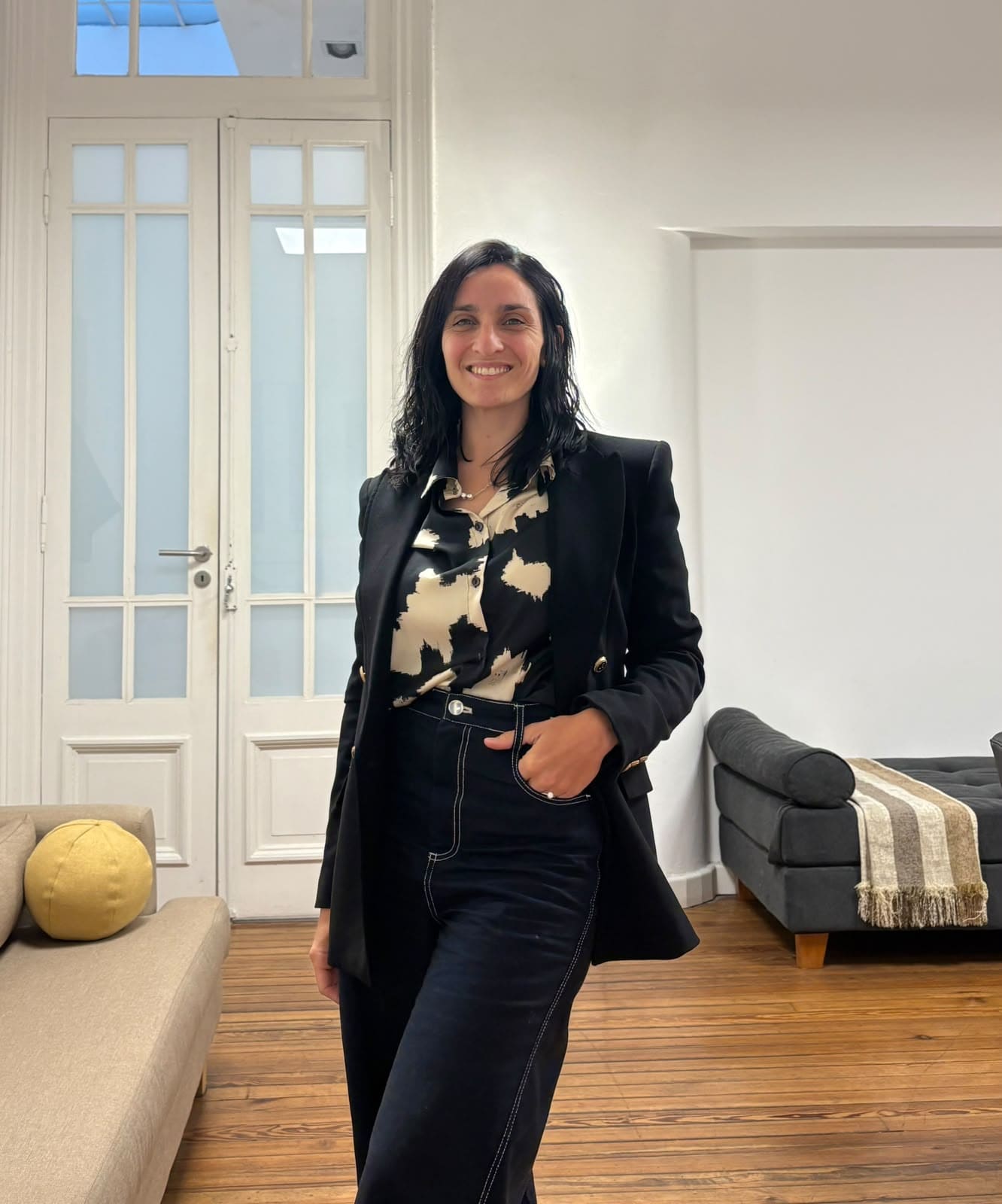 Abogada Jeanette Lentini en su estudio jurídico de La Plata